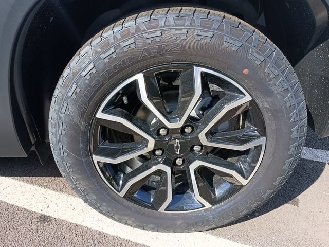 Used 2025 Chevrolet TrailBlazer ACTIV w/ Convenience Package AWD/4WD image 17