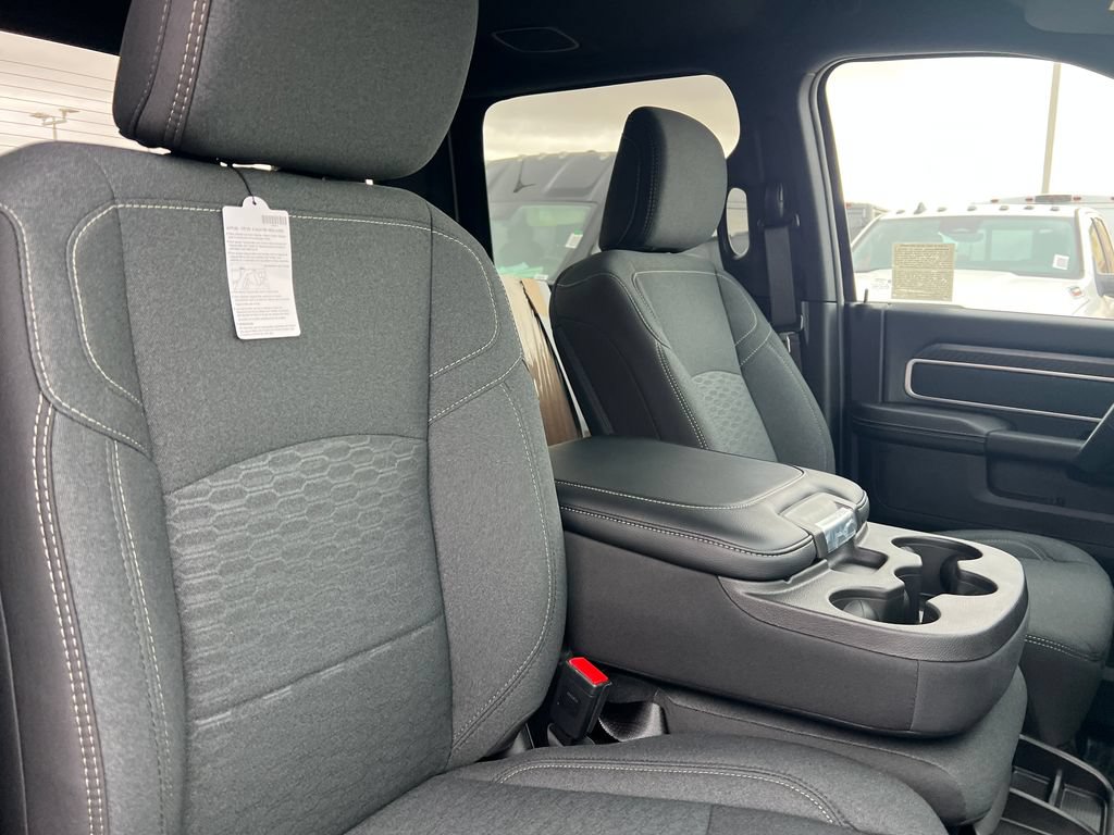 New 2026 RAM 2500 Big Horn AWD/4WD image 18