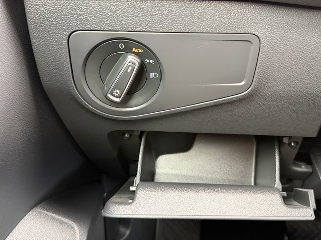 Used 2021 Volkswagen Tiguan SE R-Line image 18