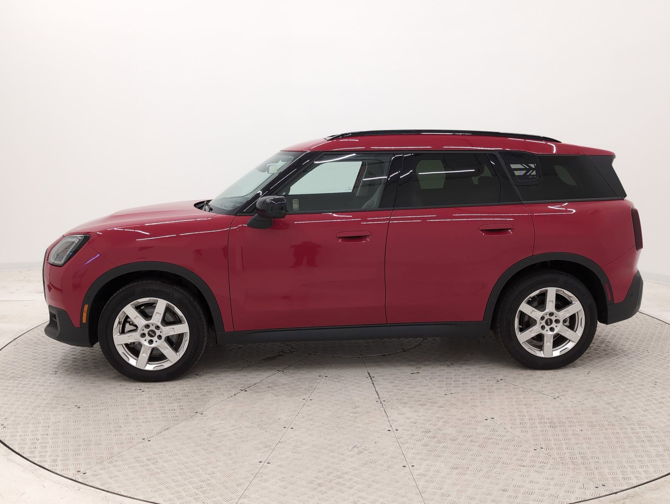 Used 2025 MINI Cooper Countryman S w/ Comfort Package Max AWD/4WD image 2