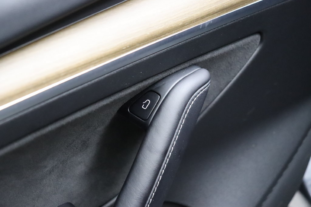 Used 2023 Tesla Model 3 Standard Range RWD image 18