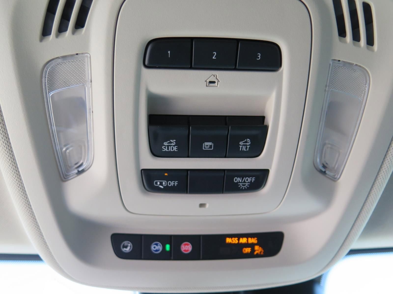 Used 2023 Buick Envision Avenir AWD/4WD image 22