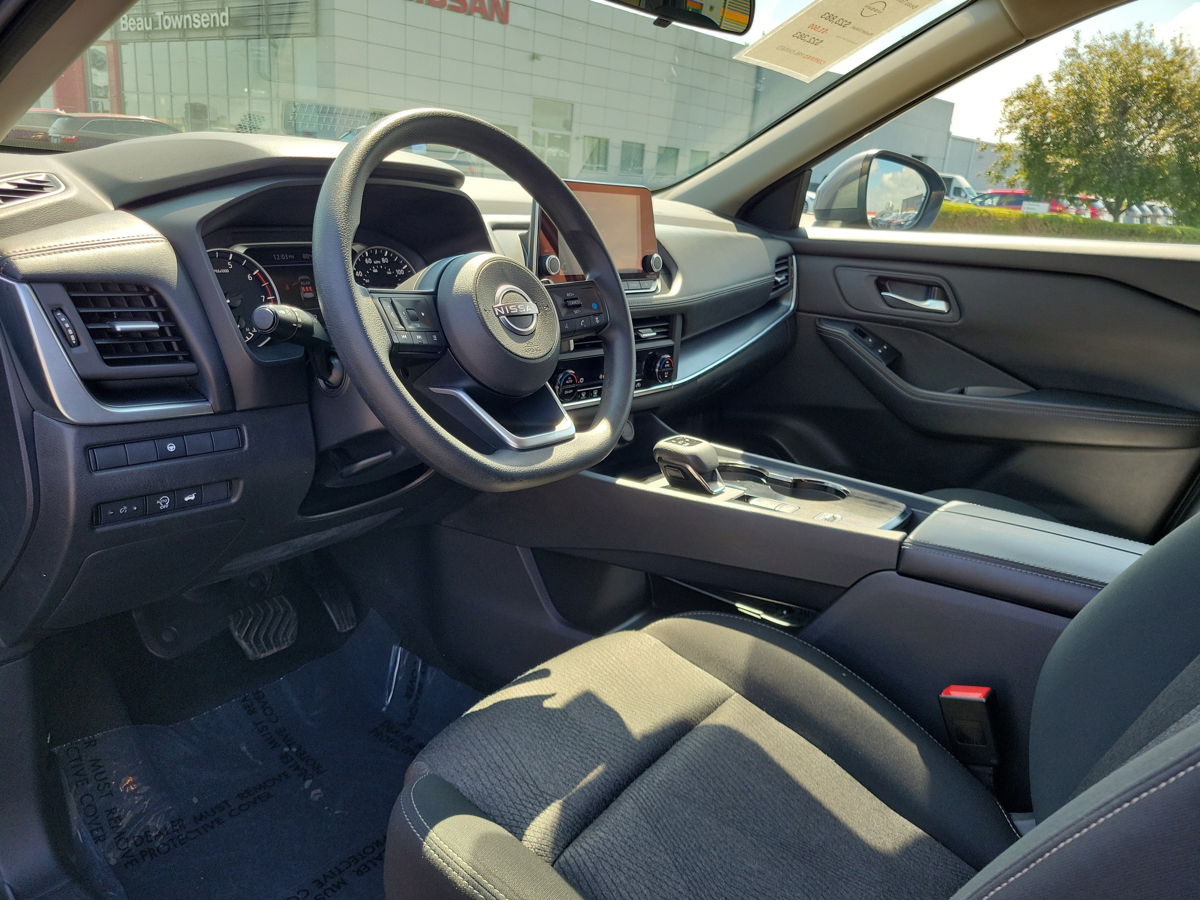 Certified 2024 Nissan Rogue SV FWD image 19