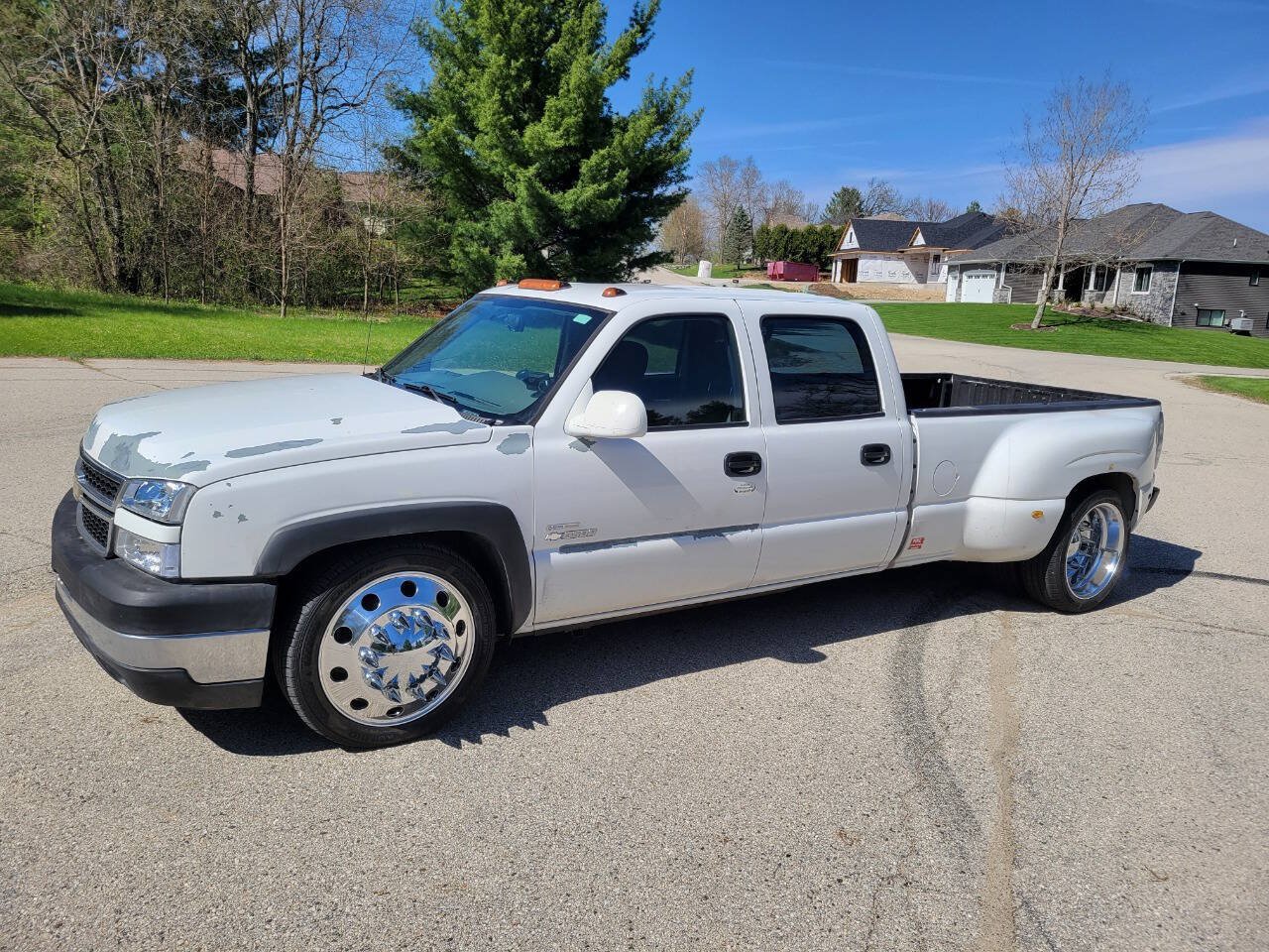 Used 2007 Chevrolet Silverado 3500 2WD Crew Cab w/ Heavy-Duty Power Package image 2