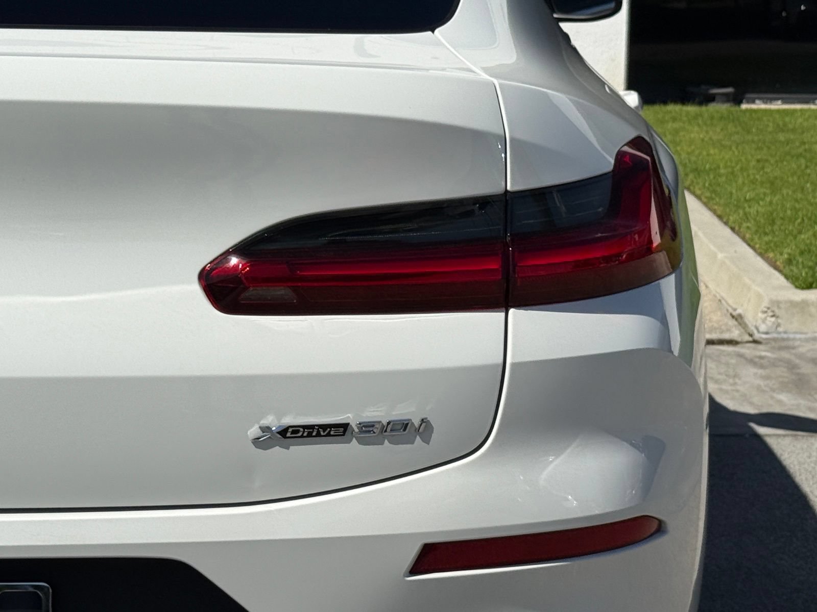 Used 2023 BMW X4 xDrive30i w/ Convenience Package AWD/4WD image 14