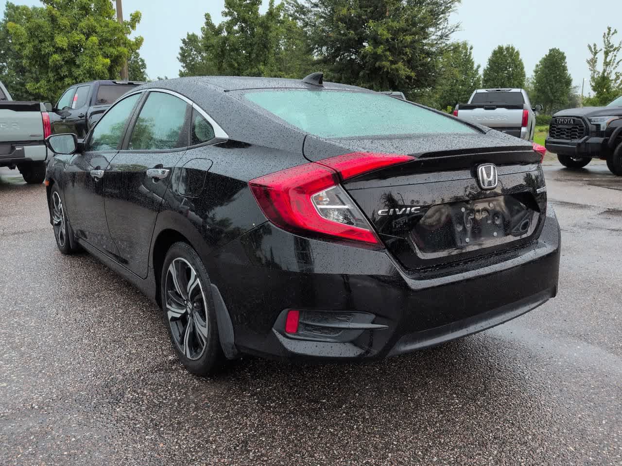 Used 2016 Honda Civic Touring image 4