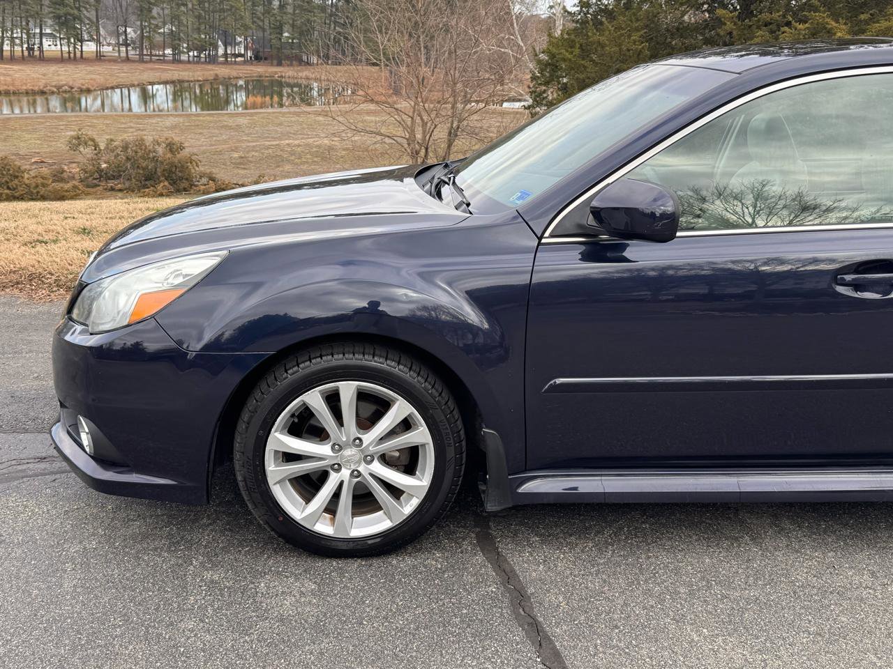 Used 2014 Subaru Legacy 2.5i Limited w/ Moonroof Package AWD/4WD image 7