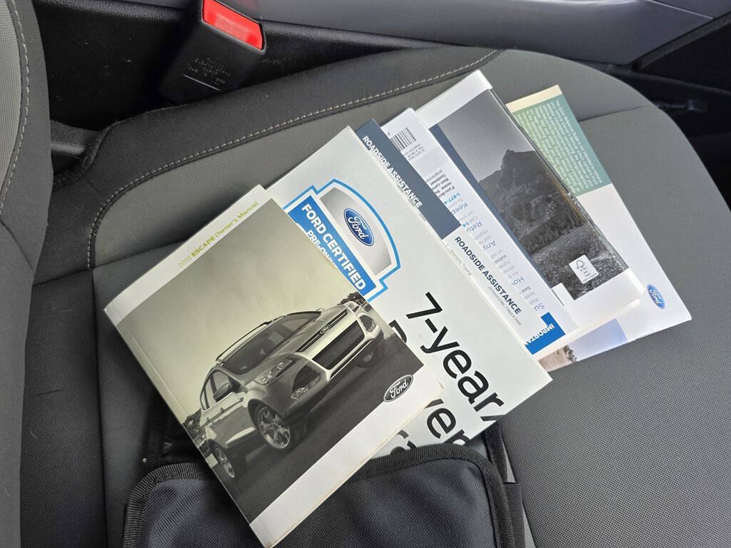 Used 2015 Ford Escape SE FWD image 17