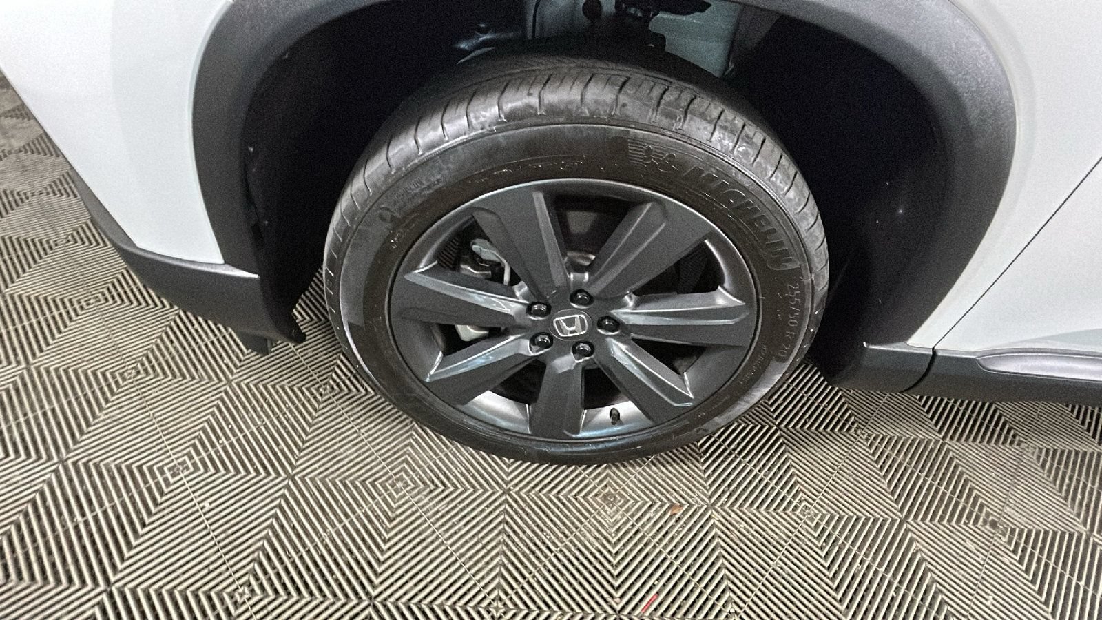 Used 2025 Honda Pilot Sport image 9