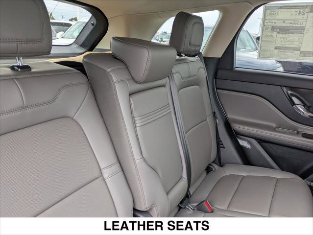 New 2025 Lincoln Corsair Reserve w/ Rear Removable Package Tray image 13