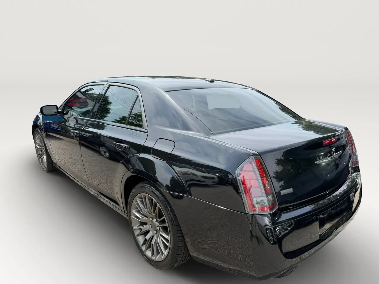 Used 2013 Chrysler 300 C RWD image 7