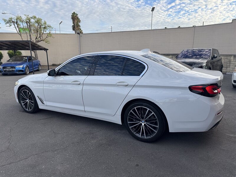 Used 2023 BMW 530i w/ Convenience Package RWD image 9