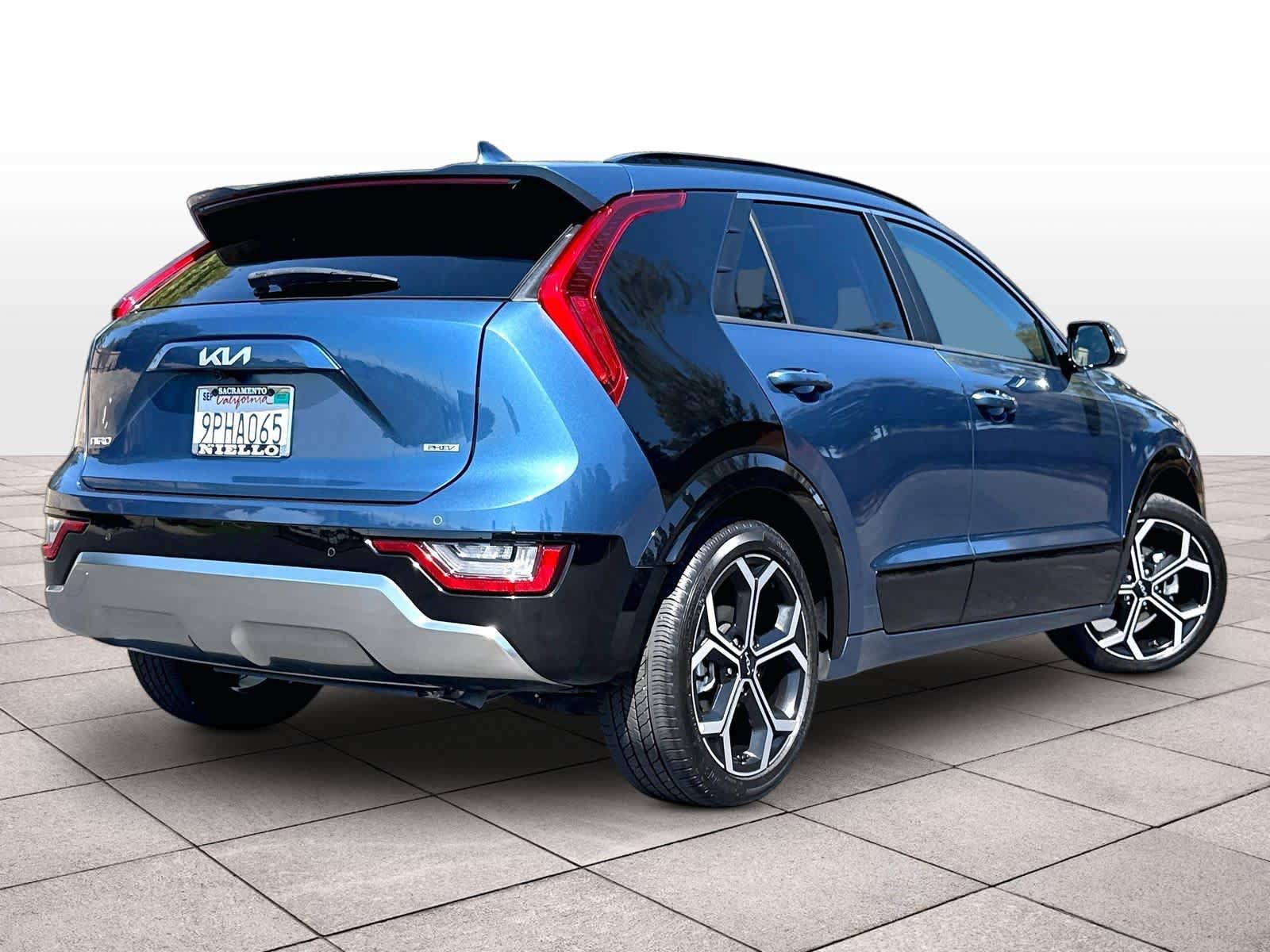 Used 2024 Kia Niro SX Touring FWD image 16