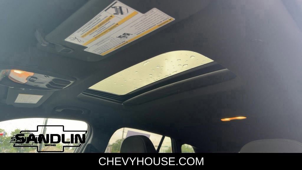 Used 2024 Chevrolet Trax RS w/ Sunroof Package FWD image 61