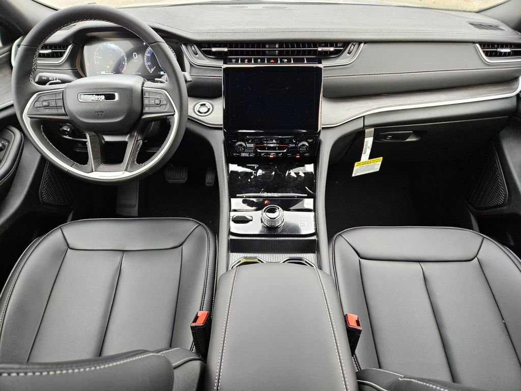 New 2025 Jeep Grand Cherokee Limited image 12