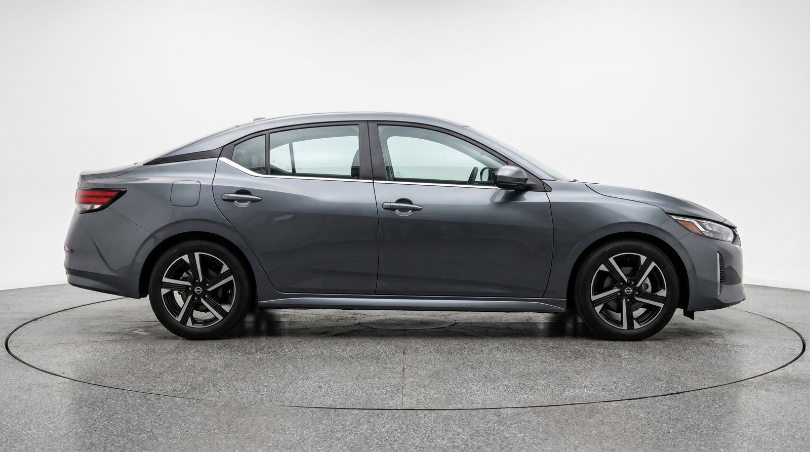 Used 2025 Nissan Sentra SV FWD image 11