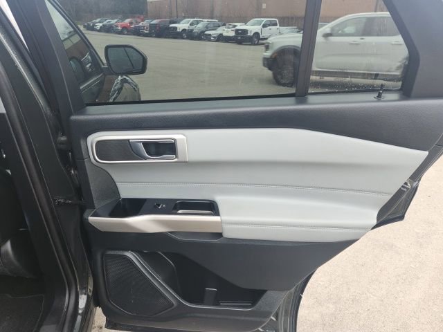 Used 2022 Ford Explorer XLT w/ Equipment Group 202A image 13