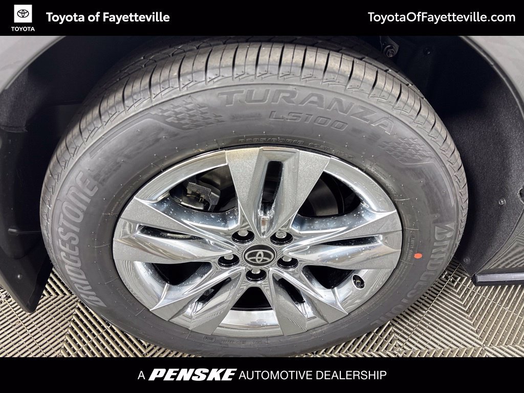 New 2026 Toyota Sienna Limited FWD image 7