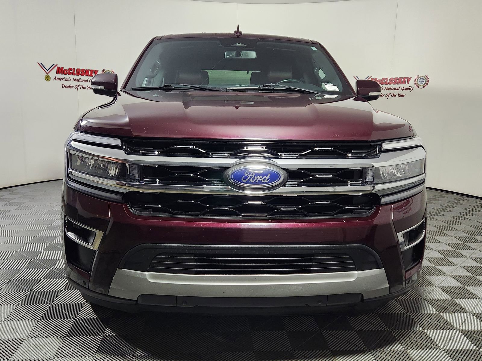 Used 2024 Ford Expedition Limited image 3