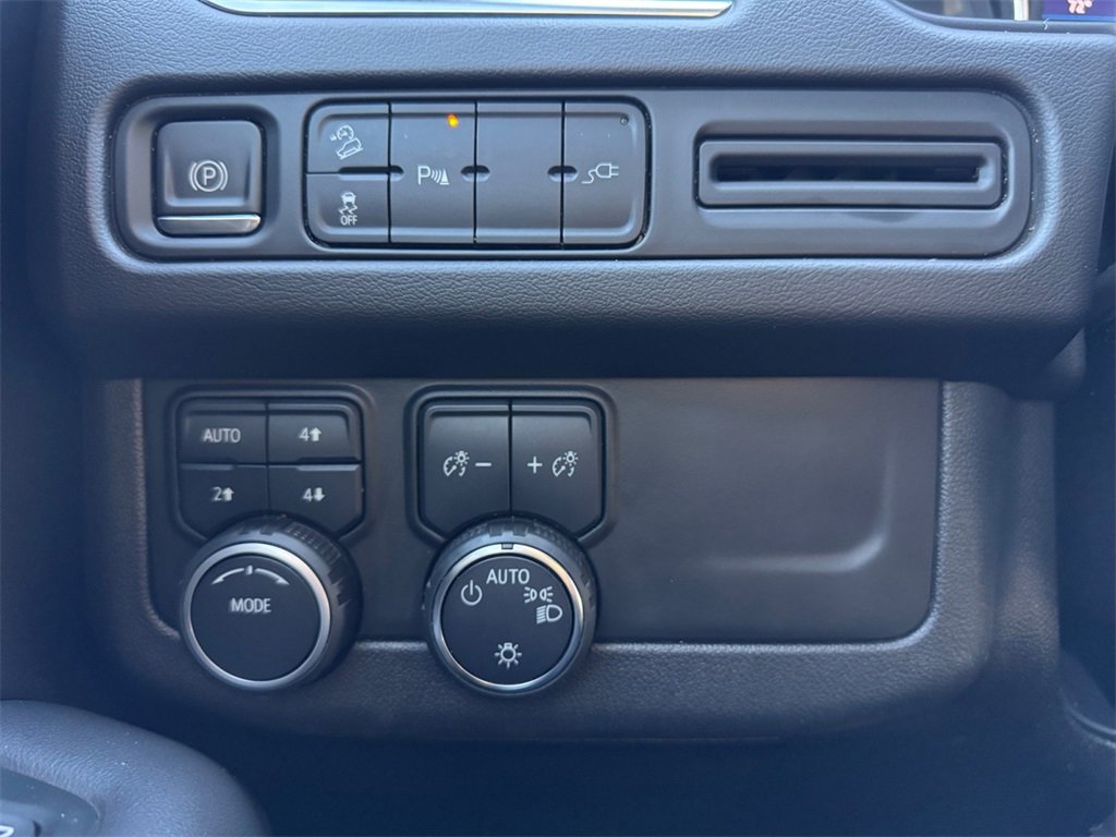 Used 2021 Chevrolet Tahoe Z71 w/ Rear Media and Nav Package image 23