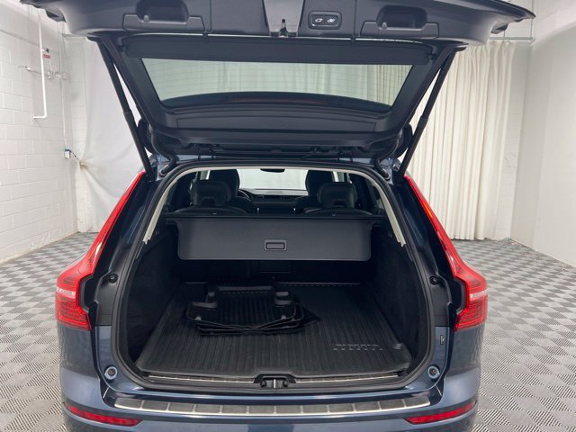 Certified 2023 Volvo XC60 B5 Plus w/ Climate Package AWD/4WD image 8