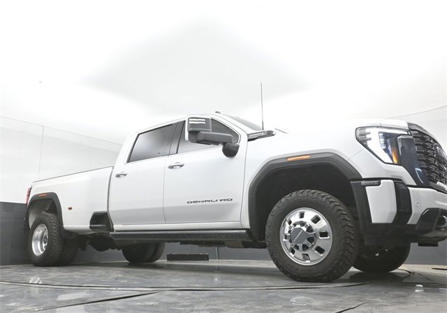 Used 2024 GMC Sierra 3500 Denali Ultimate image 44