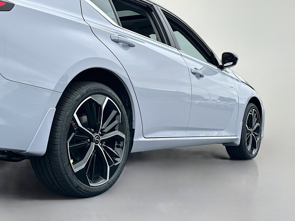 New 2025 Nissan Altima 2.5 SR w/ SR Premium Package image 12