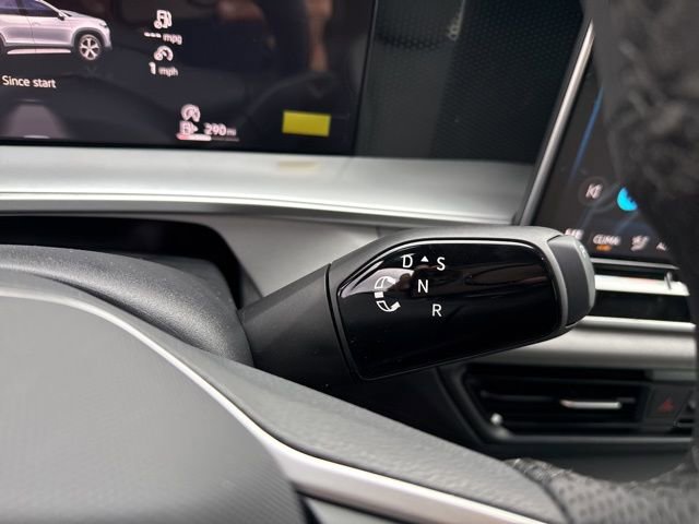 New 2026 Volkswagen Tiguan SE R-Line image 38