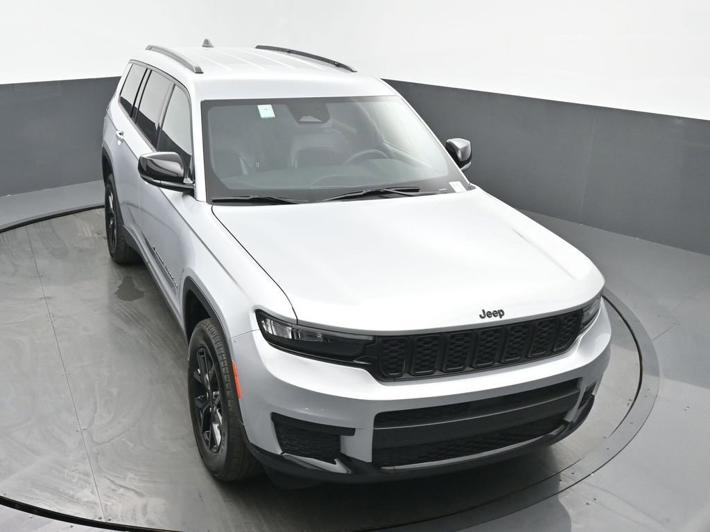Used 2024 Jeep Grand Cherokee L Laredo image 47