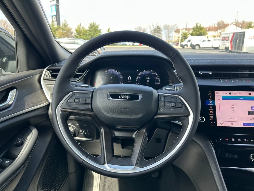 New 2026 Jeep Grand Cherokee L 4WD image 10