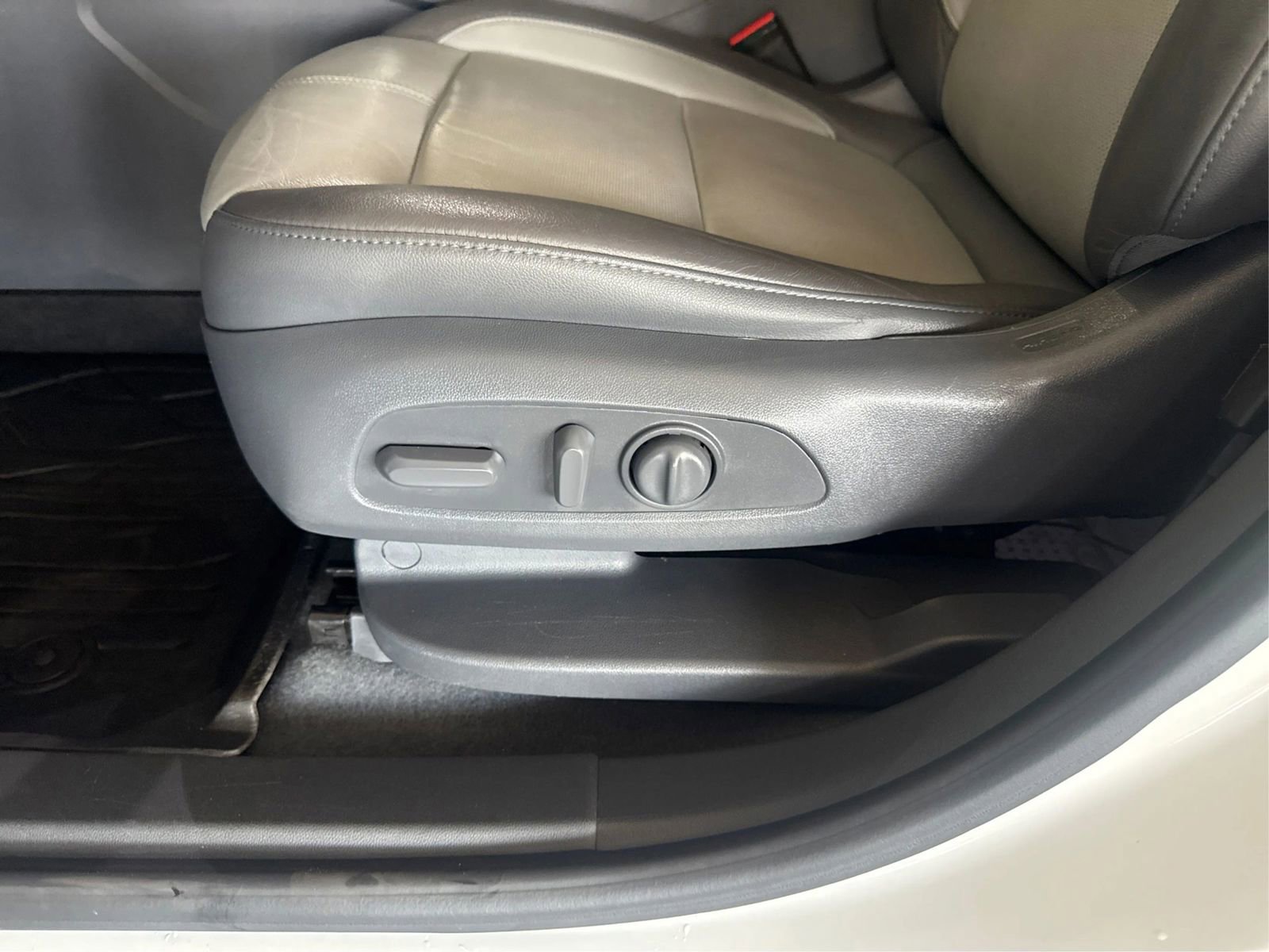 Used 2019 Chevrolet Blazer LT w/ LPO, Floor Liner Package AWD/4WD image 19