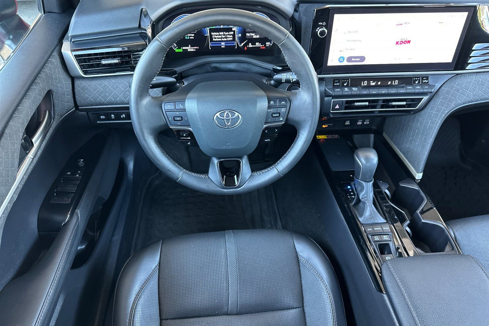 Used 2025 Toyota Camry XLE image 16