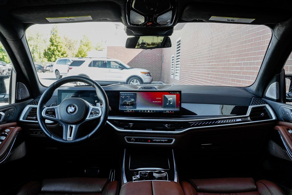 Certified 2025 BMW X7 M60i image 11