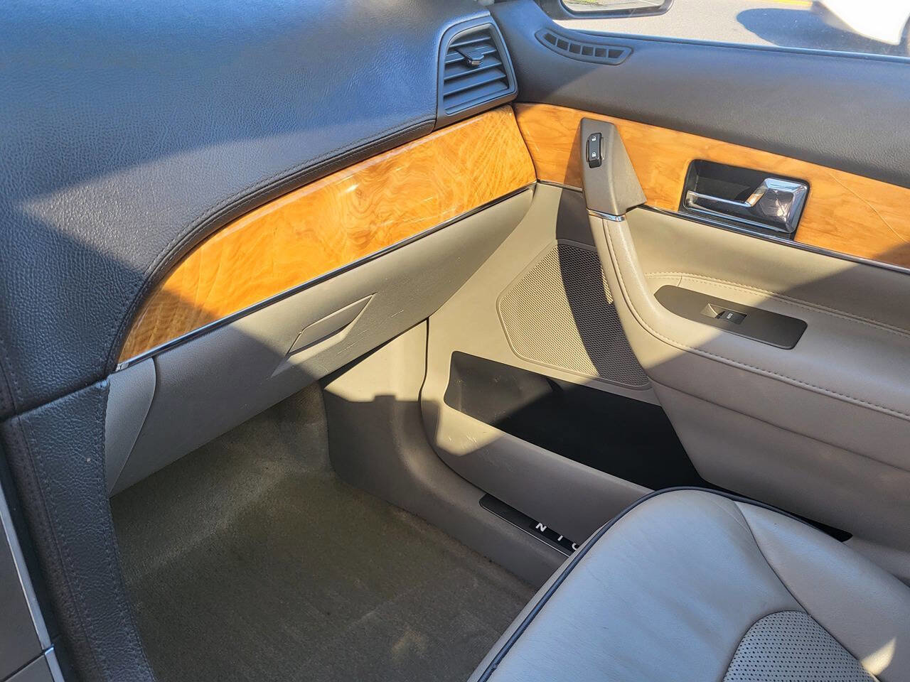 Used 2015 Lincoln MKX AWD w/ Equipment Group 102A image 14