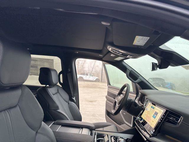 New 2026 Jeep Grand Wagoneer 4WD image 41