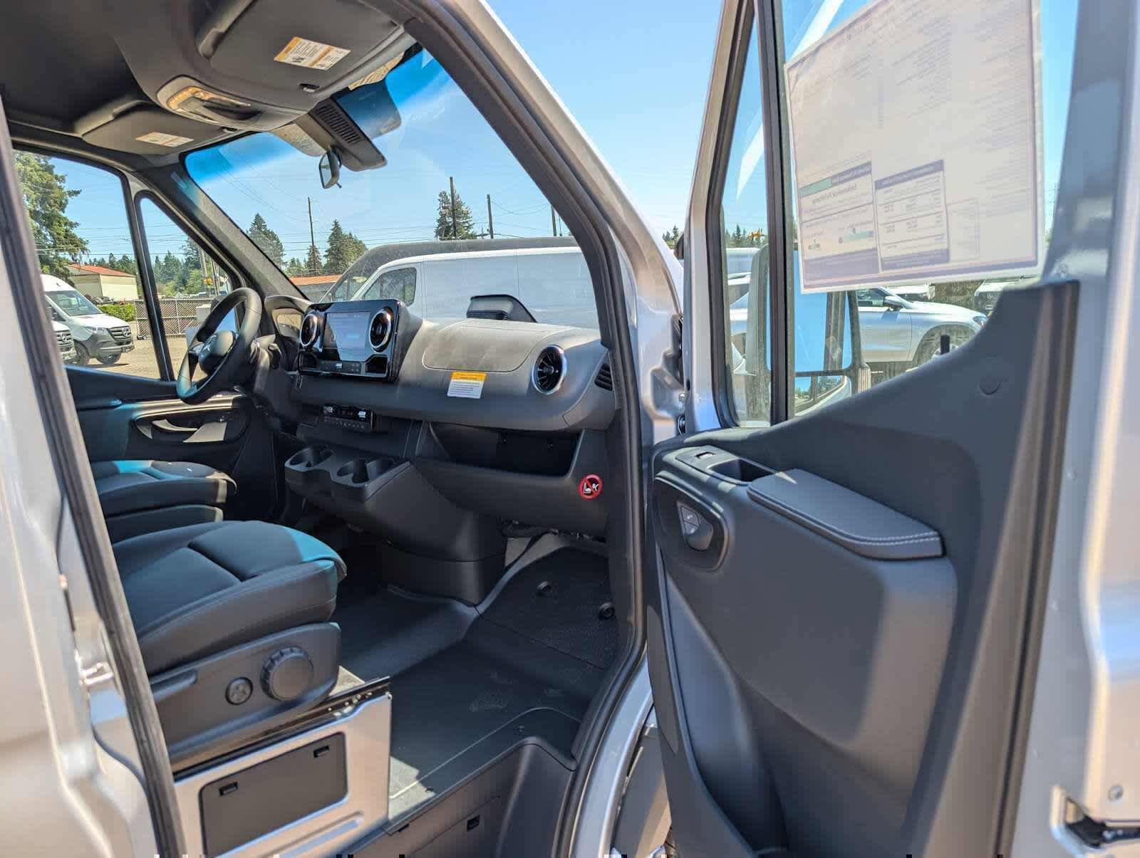 New 2025 Mercedes-Benz Sprinter 2500 image 11