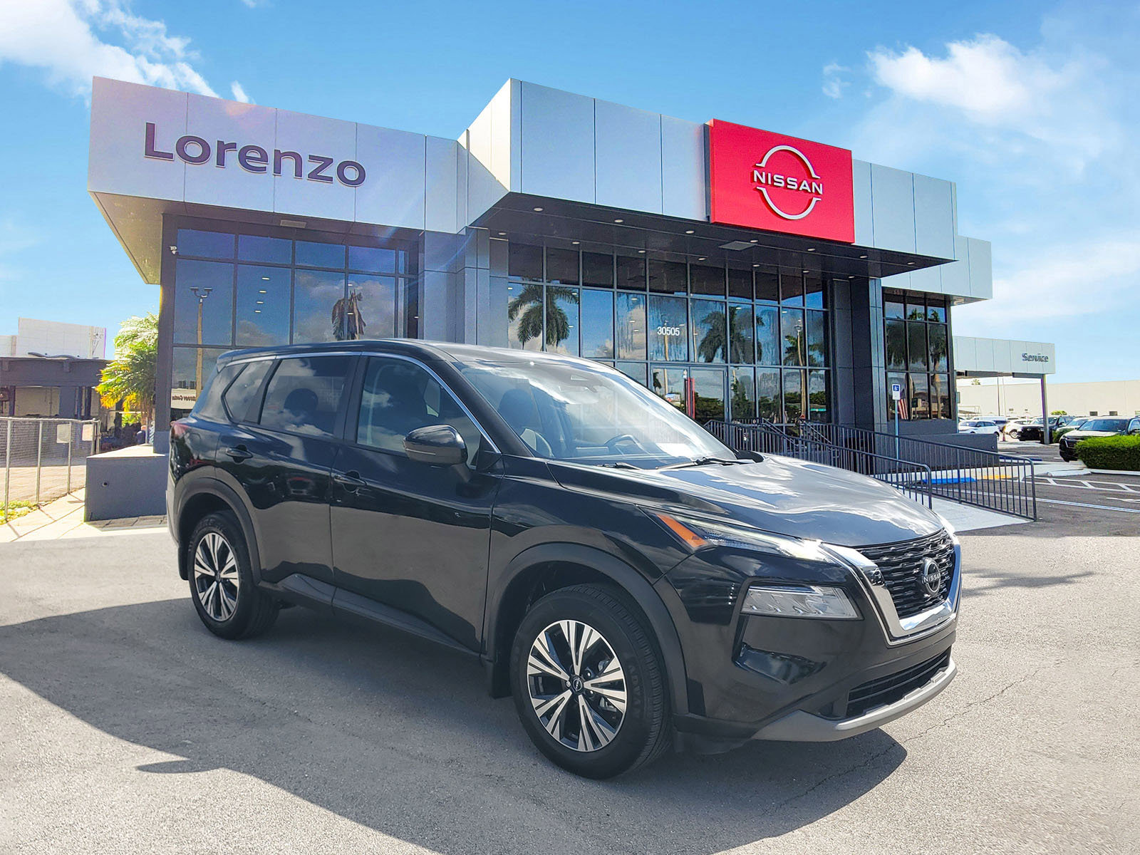 Used 2022 Nissan Rogue SV image 3