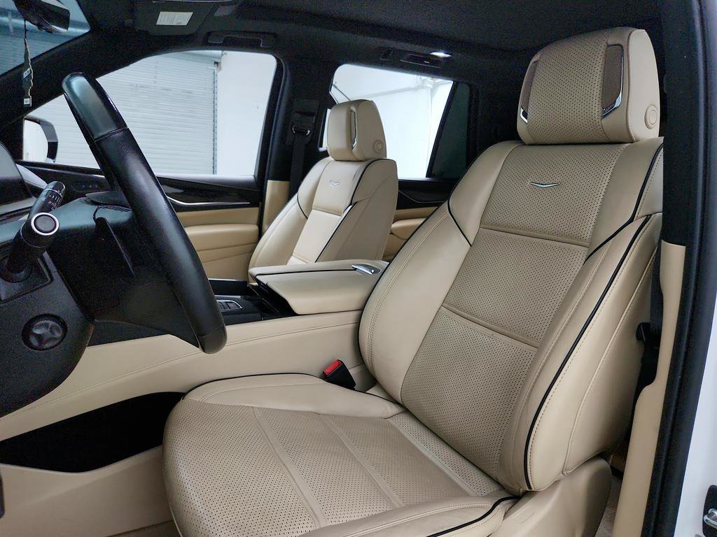 Used 2021 Cadillac Escalade Premium Luxury w/ LPO, Illumination Package AWD/4WD image 14