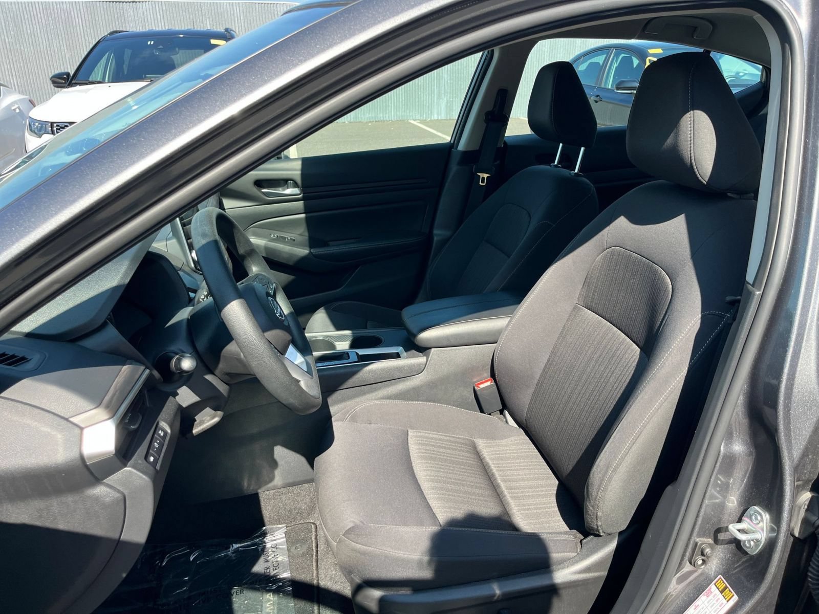 Used 2025 Nissan Altima 2.5 SV FWD image 36