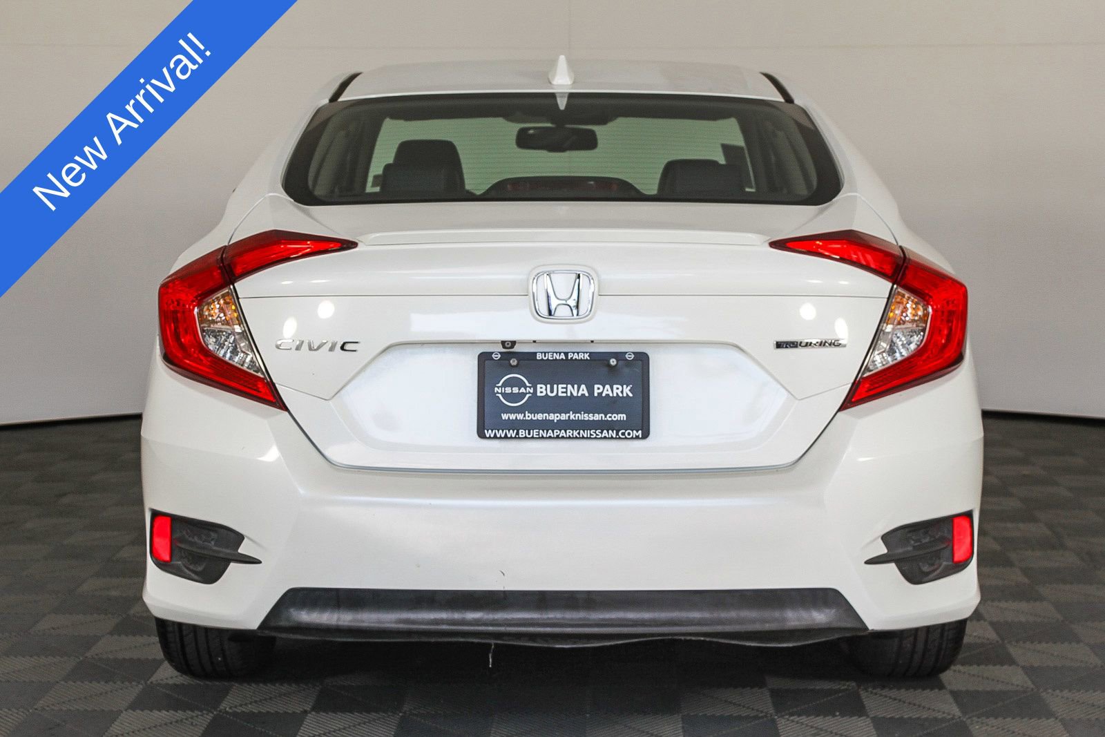 Used 2017 Honda Civic Touring image 7