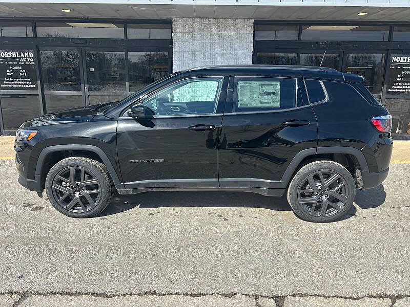 New 2026 Jeep Compass Limited AWD/4WD image 32