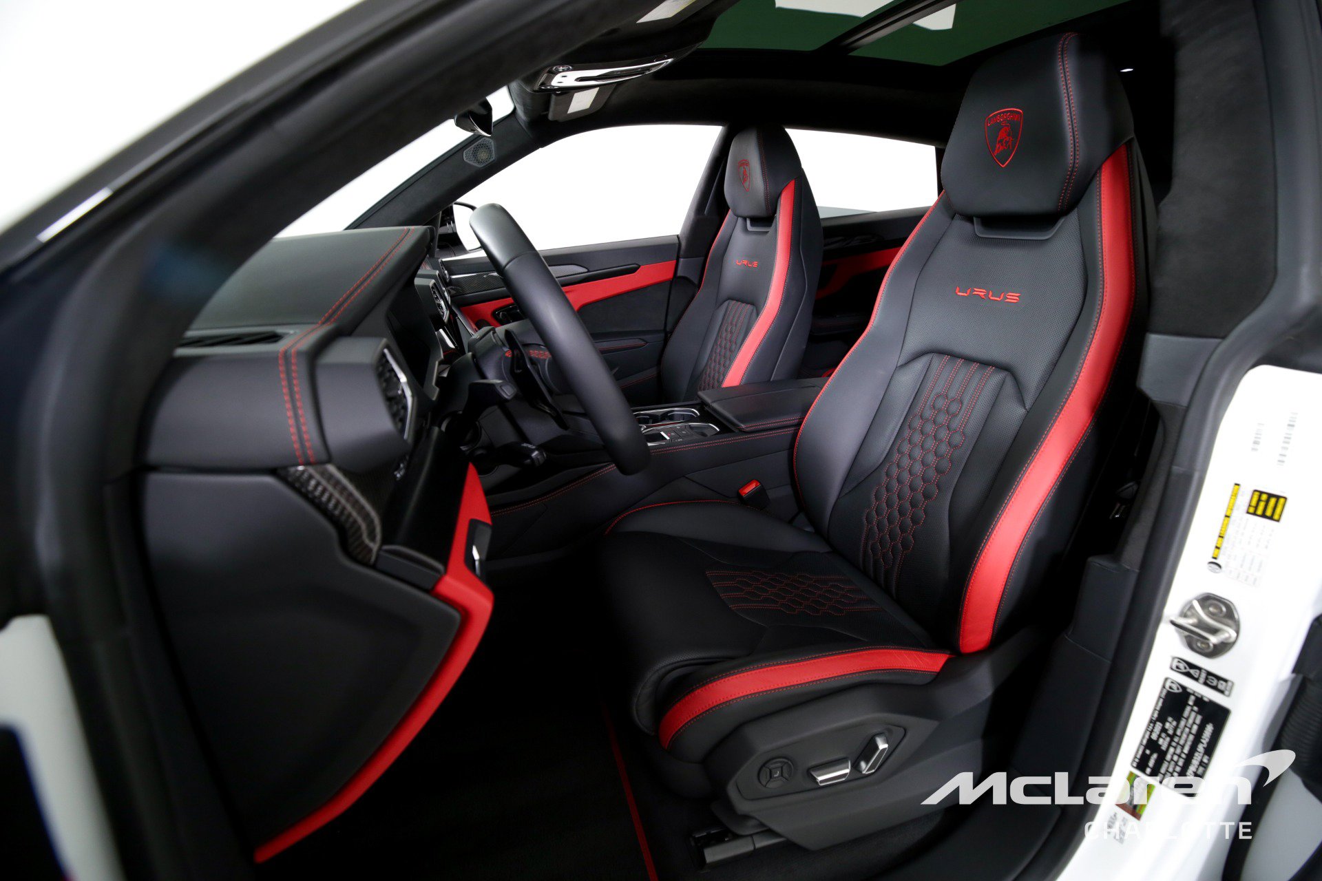 Used 2023 Lamborghini Urus S image 11