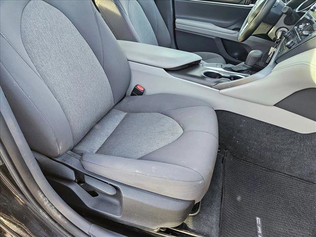 Used 2022 Toyota Camry LE image 20