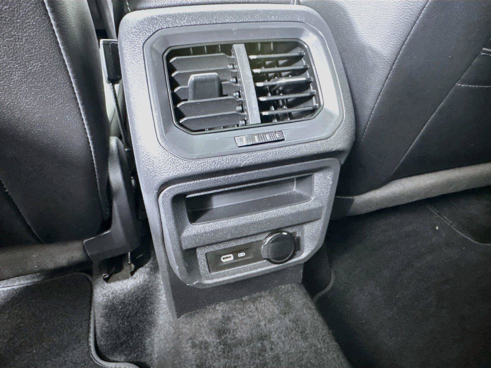 Certified 2023 Volkswagen Tiguan SE R-Line FWD image 32