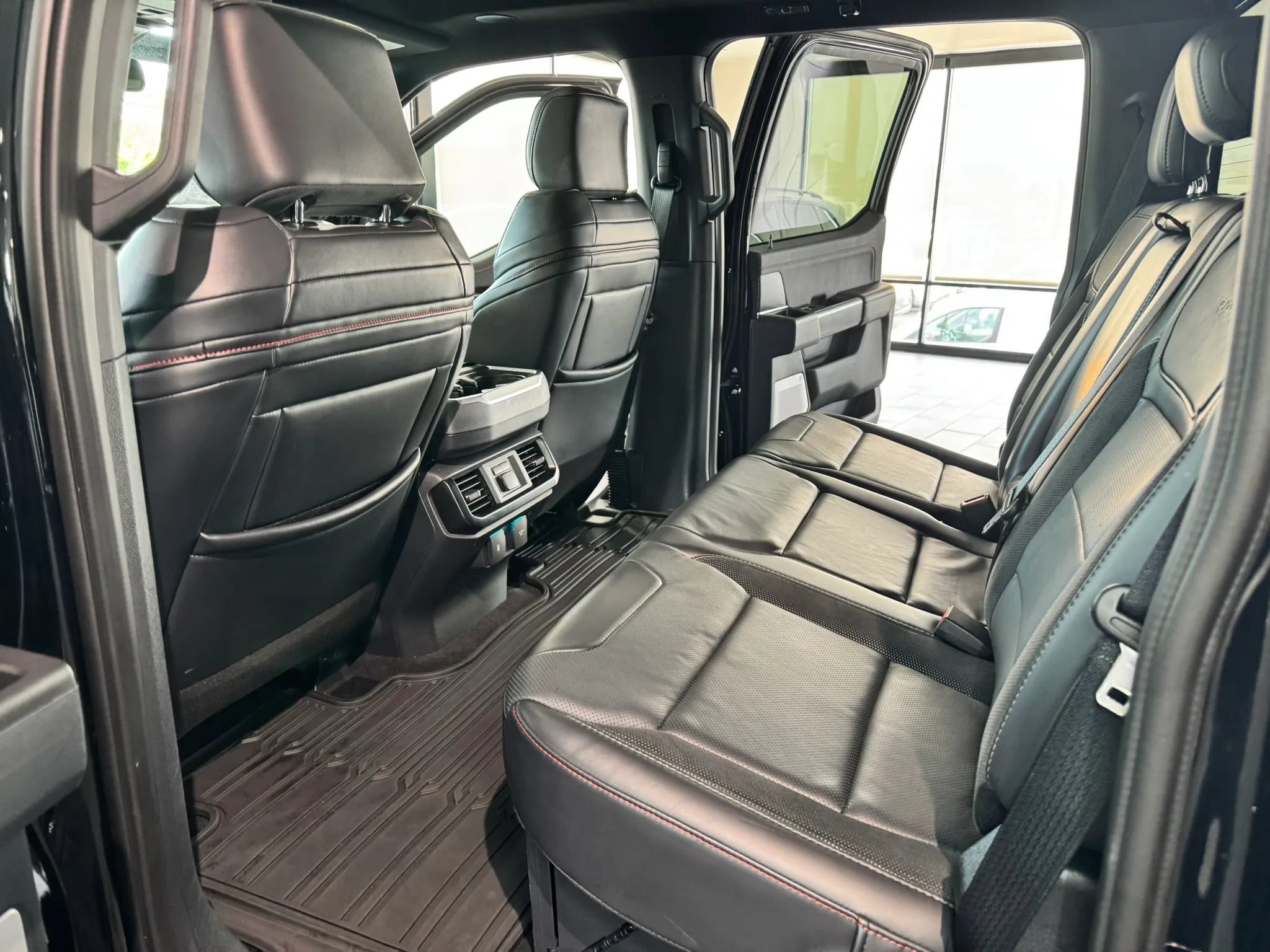 Used 2025 Ford F150 Raptor AWD/4WD image 30