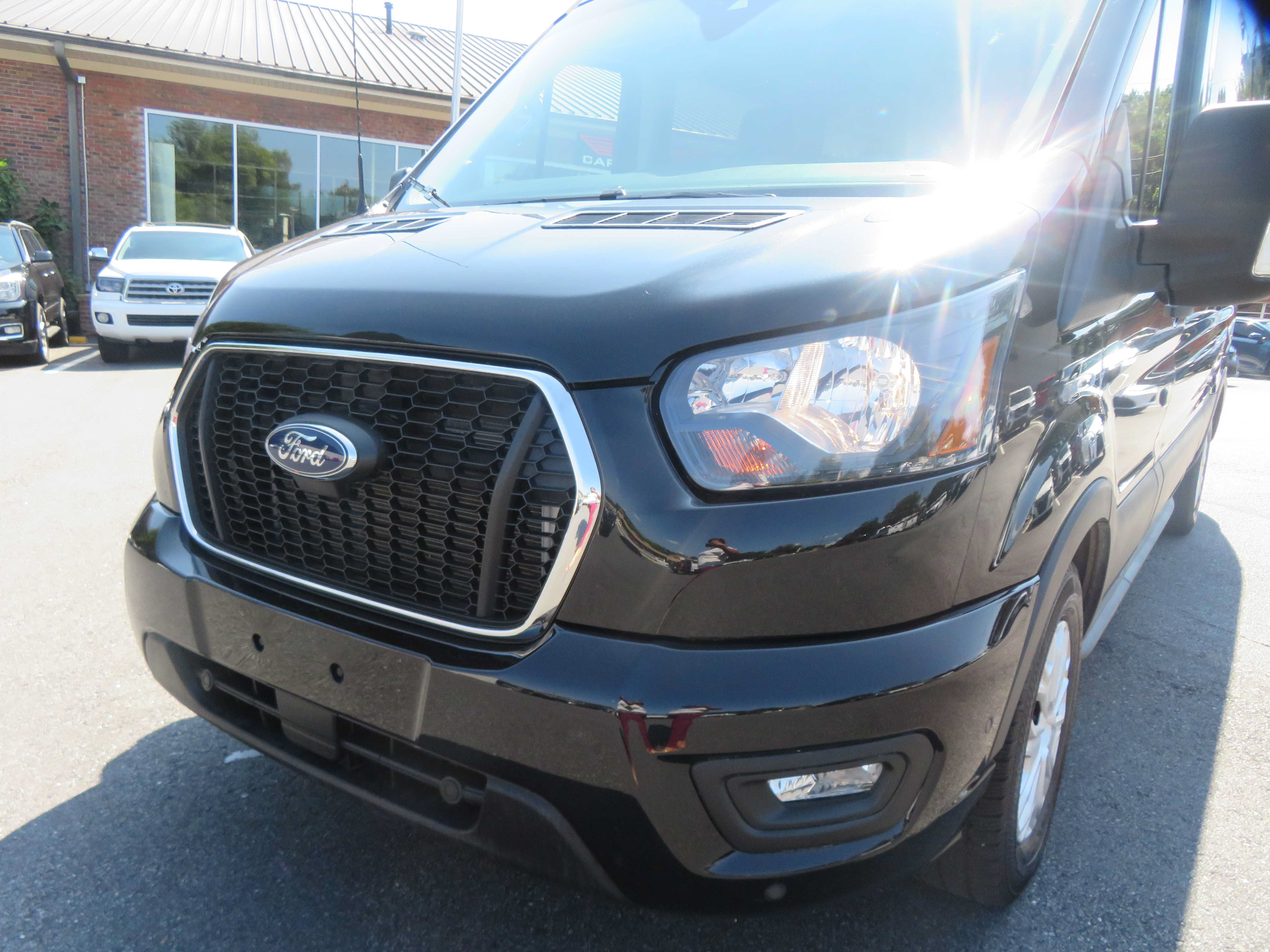 Used 2025 Ford Transit 350 XLT RWD image 57