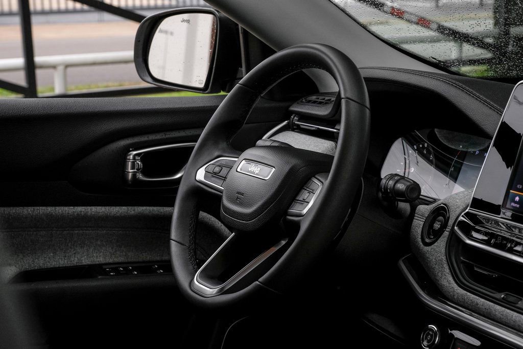 Used 2022 Jeep Compass Latitude image 24