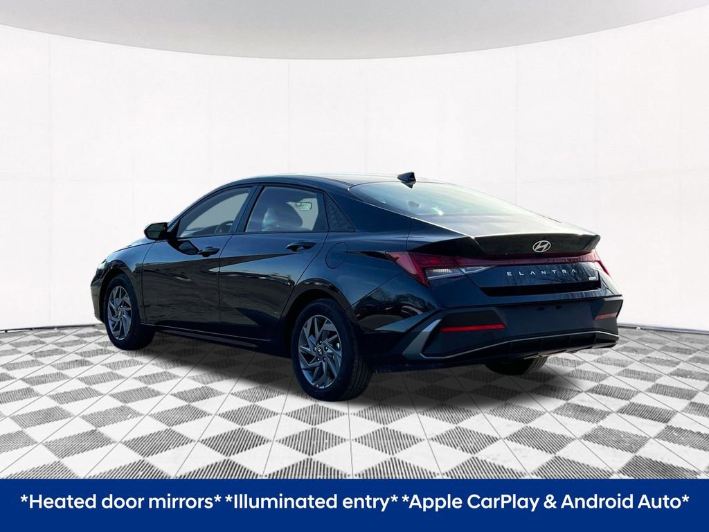 New 2025 Hyundai Elantra Blue image 8