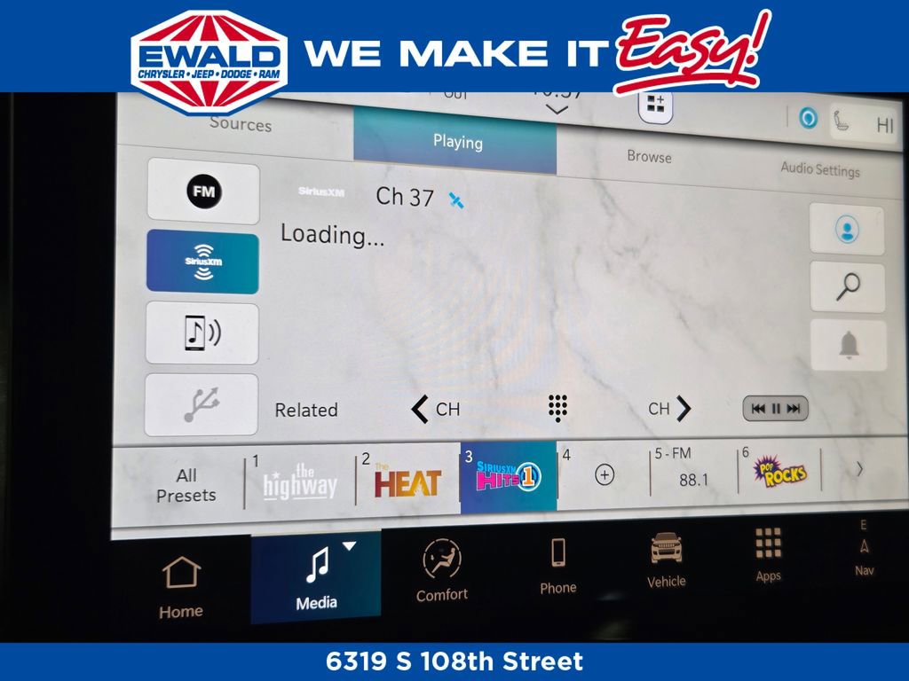 New 2025 Jeep Grand Cherokee L Limited w/ Trailer Tow Package image 4