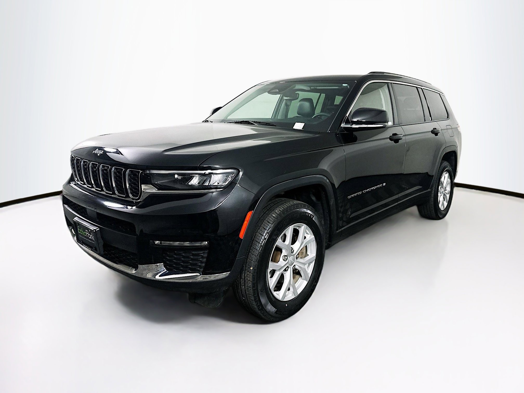 Used 2023 Jeep Grand Cherokee L Limited w/ Trailer Tow Group (B) image 3
